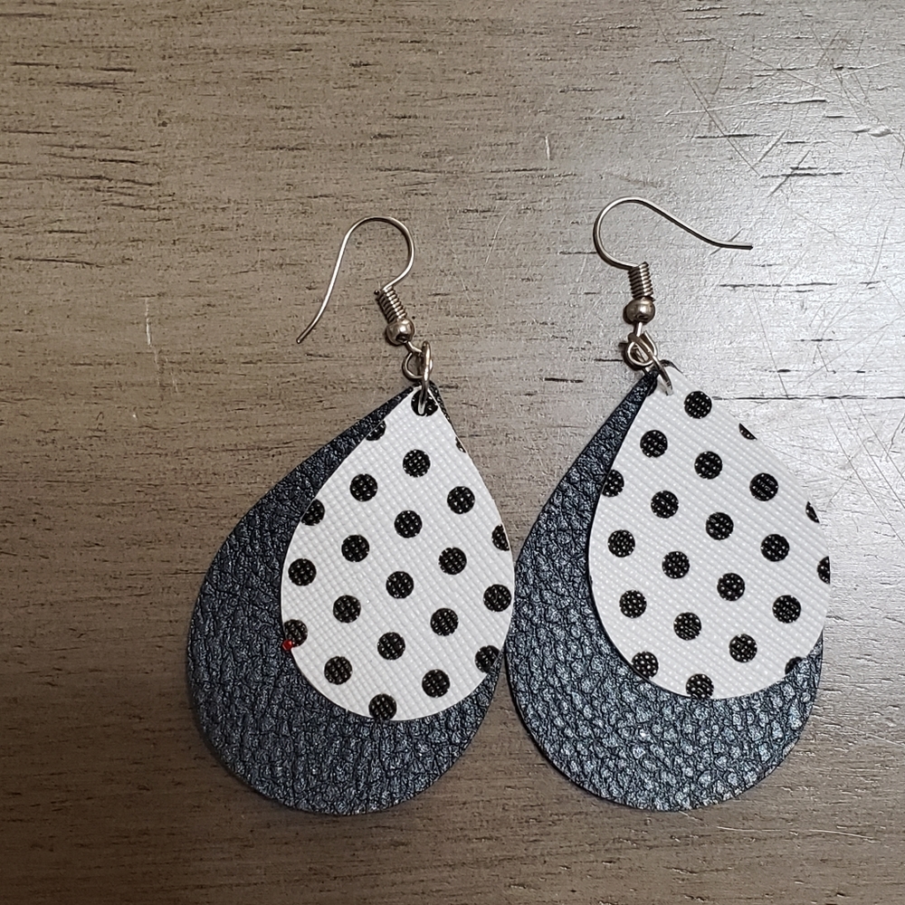Black and white polka dot layered teardrop earrin